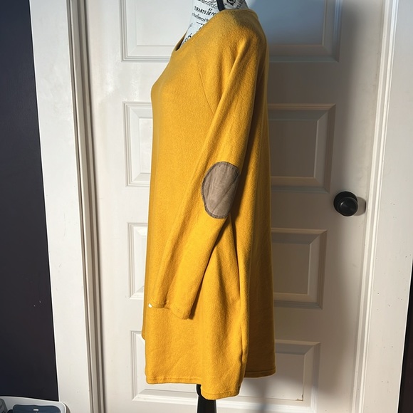 Betsey’s Boutique Shop dress with pockets fuzzy and soft! - Picture 4 of 8